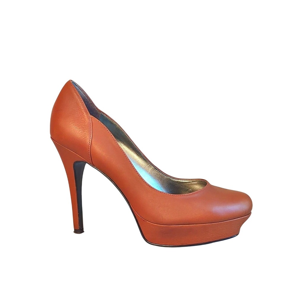 GUESS WGSIRAH Platform Pumps in Brown size 7.5
